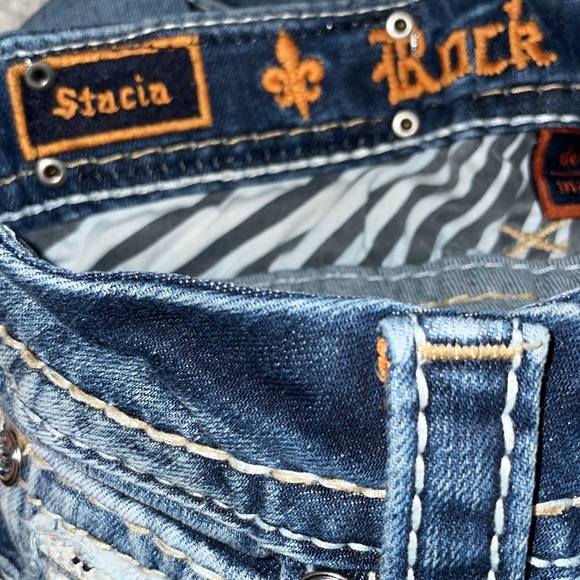 Rock Revival Stacia Mid Rise Skinny Jeans - Picture 4 of 5